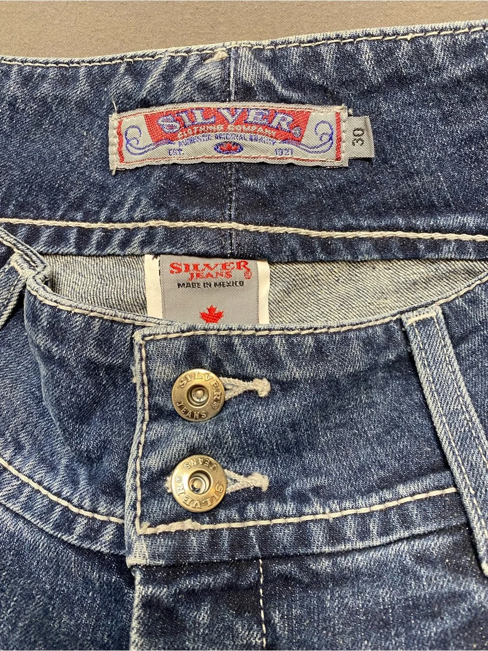 Silver Jeans Medium Wash Flare Jeans Low-Rise 30/33